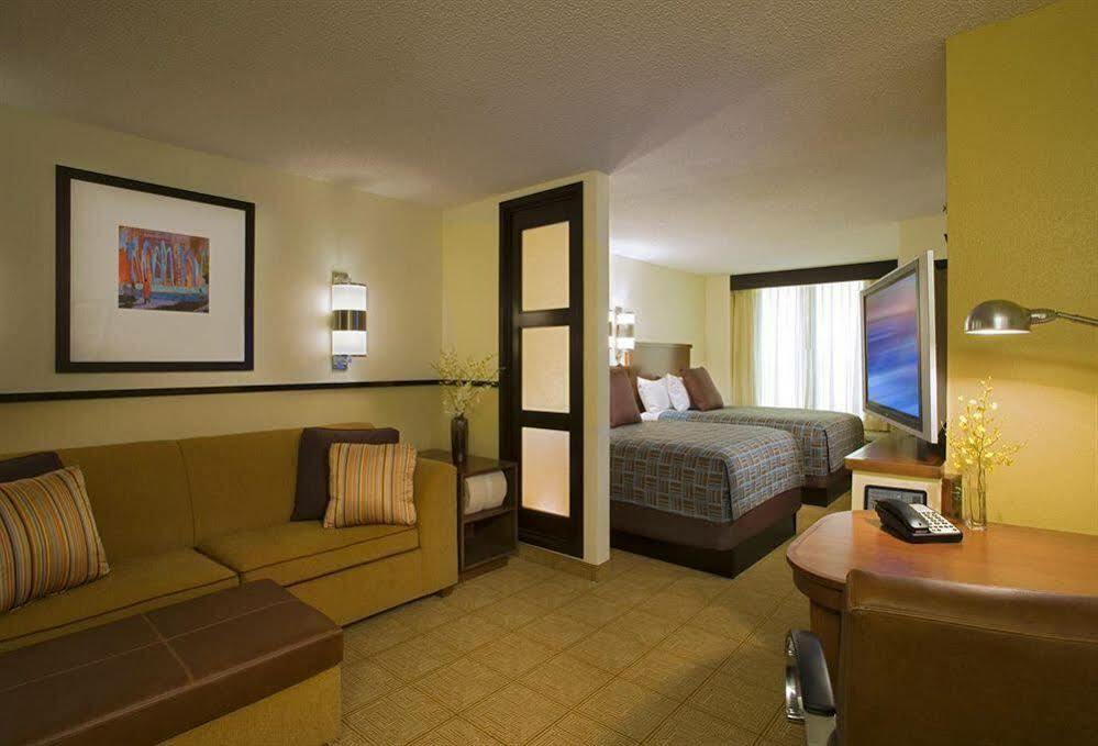 Hyatt Place Albuquerque Airport Bagian luar foto